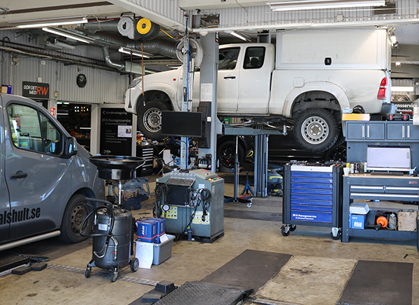  Hos Bil & Husvagnsservice / Däckexperten AB er halvdelen af kunderne erhvervskunder